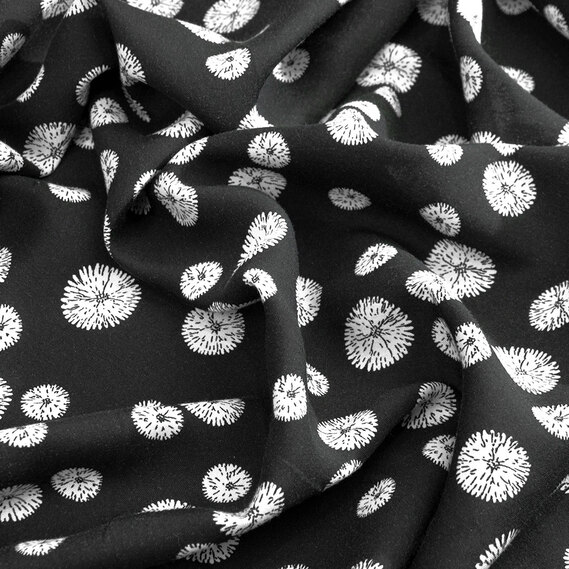 Тканина плательна віскоза штапель Бренд 115 гр/м2 кульбаба чорний, Квітковий, фото 2