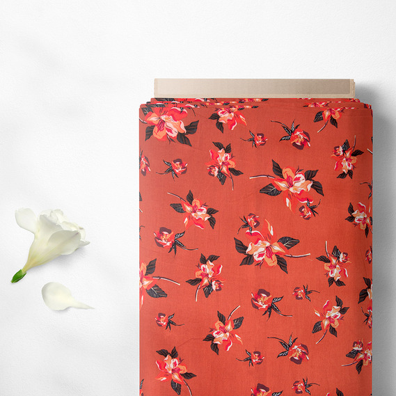 Тканина плательна штапель з малюнком лілейник теракот, фото 2