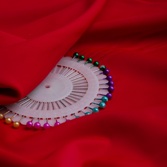 Ткань трикотаж Біфлекс матовий 194 гр/м2, еластична для купальників, леггінсов, спортивного одягу V-17 (1136) червоний, фото 3 Ткань трикотаж Біфлекс матовий 194 гр/м2, еластична для купальників, леггінсов, спортивного одягу V-17 (1136) червоний, фото 3