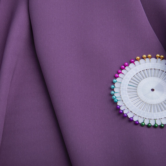 Тканина костюмна Barbie креп, 145 см, 228 гр/м2, для одягу, плаття, костюмів, спідниць темно ліловий, фото 3