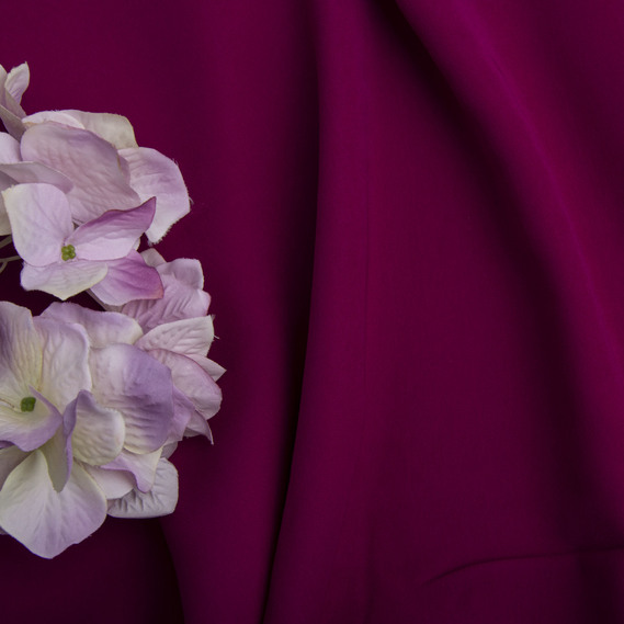 Тканина костюмна Barbie креп, 145 см, 228 гр/м2, для одягу, плаття, костюмів, спідниць фуксія, фото 3 Тканина костюмна Barbie креп, 145 см, 228 гр/м2, для одягу, плаття, костюмів, спідниць фуксія, фото 3