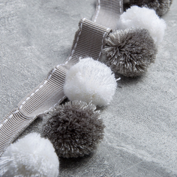 Бахрома декоративная V-43/44 сіра/молоко, фото 1 Бахрома декоративная V-43/44 сіра/молоко, фото 1