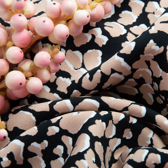 Тканина плательна штапель віскоза, платтяна тканина натуральна, для блузок, суконь, спідниць лео беж, фото 3 Тканина плательна штапель віскоза, платтяна тканина натуральна, для блузок, суконь, спідниць лео беж, фото 3