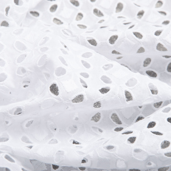 Тканина батист прошва натуральна бавовна 130 см, 120 гр/м2, для сорочок, суконь, дитячого одягу, легка, дихаюча пелюстки біла, фото 2