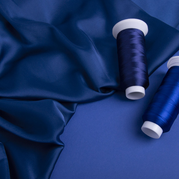 Тканина костюмна SCARLETT light, 145 см, 260 гр/м2, блискуча тканина, тканина для вечірньої сукні, атласна тканина, шовкова тканина синя, фото 3