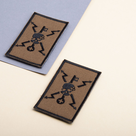 Hook and loop patch, size 5x7.8 cm, depicting a communication specialist беж, фото 3