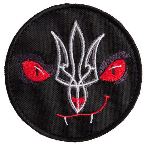 Шеврон нашивка на липучке Летучая Мышь с трезубом 8 см, фото 1 Шеврон нашивка на липучке Летучая Мышь с трезубом 8 см, фото 1