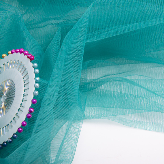 Тканина фатін євро 300 см 15 г/м2 фатин легка декоративна для суконь, костюмів, декору V-H35 темна бірюза, фото 3 Тканина фатін євро 300 см 15 г/м2 фатин легка декоративна для суконь, костюмів, декору V-H35 темна бірюза, фото 3