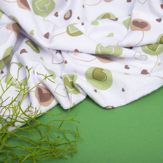 Ткань детская фланель Сердечки олива, фото 2