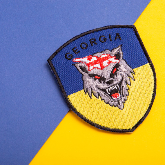 Шеврон на липучке Грузия, волк на фоне флага Украины 8х10 см вышитый патч нашивка, фото 5 Шеврон на липучке Грузия, волк на фоне флага Украины 8х10 см вышитый патч нашивка, фото 5