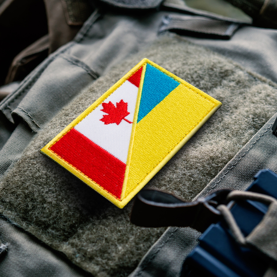 Набір шевронів 2 шт з липучкою Прапор Україна та Канади 5х8 см, вишитий патч нашивка шеврон, фото 2
