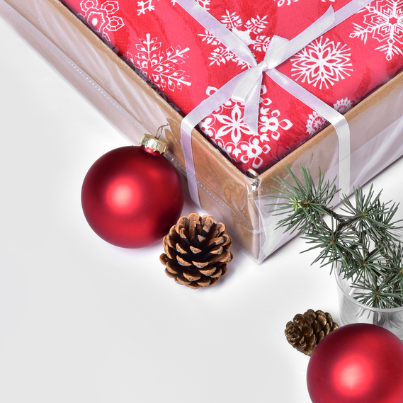 Скатерть Новогодняя 170х260 см с водоотталкивающей пропиткой праздничная хлопок сніжинка на червоному, фото 4