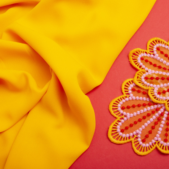 Ткань шифон креп 150 см 140 гр/м2 легкая, воздушная, матовая, для платьев, юбок, блуз, детской одежды жовтий, фото 3 Ткань шифон креп 150 см 140 гр/м2 легкая, воздушная, матовая, для платьев, юбок, блуз, детской одежды жовтий, фото 3