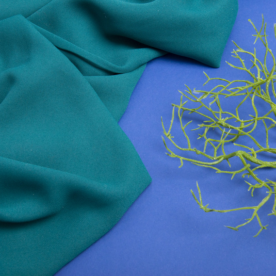 Chiffon crepe fabric 150 cm lightweight, airy, matte, for dresses, skirts, blouses, children’s clothing смарагд, фото 3 Chiffon crepe fabric 150 cm lightweight, airy, matte, for dresses, skirts, blouses, children’s clothing смарагд, фото 3