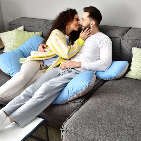 Наволочка на П-подушку зі стібкою для вагітних та відпочинку 140х75х20 см з блискавкою джинс/св.сіра, фото 6 Наволочка на П-подушку зі стібкою для вагітних та відпочинку 140х75х20 см з блискавкою джинс/св.сіра, фото 6