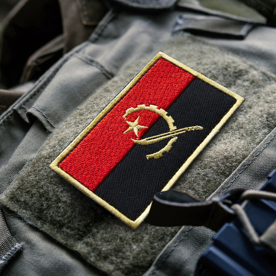 Набор шевронов 2 шт с липучкой Флаг Анголы 5х8 см, вышитый патч, фото 2 Набор шевронов 2 шт с липучкой Флаг Анголы 5х8 см, вышитый патч, фото 2