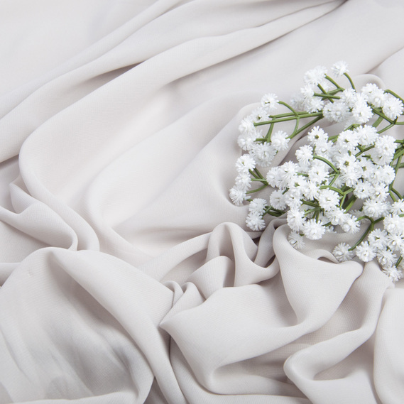 Тканина платтяна шифон Sheila легка напівпрозора для суконь, блузок, аксесуарів світло сірий, фото 3 Тканина платтяна шифон Sheila легка напівпрозора для суконь, блузок, аксесуарів світло сірий, фото 3