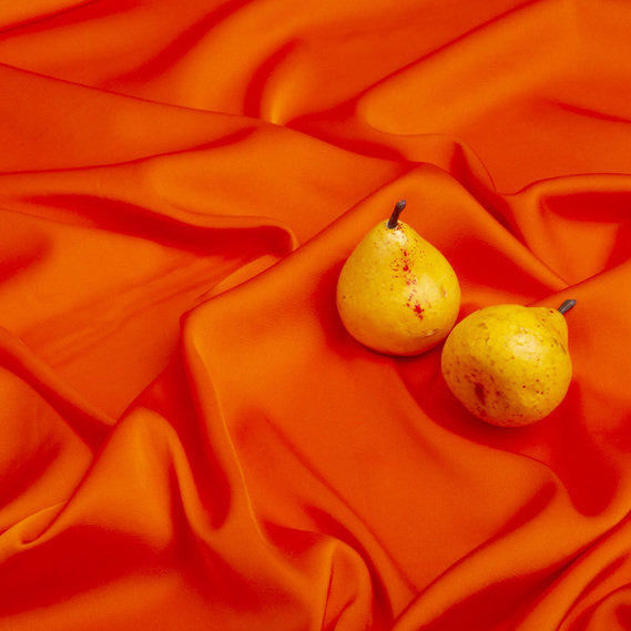 Тканина шовк сатин Armani 145 см 98 гр/м2, блискуча тканина для вечірніх суконь, блуз атласна, шовкова V-1500 помаранч, фото 3 Тканина шовк сатин Armani 145 см 98 гр/м2, блискуча тканина для вечірніх суконь, блуз атласна, шовкова V-1500 помаранч, фото 3