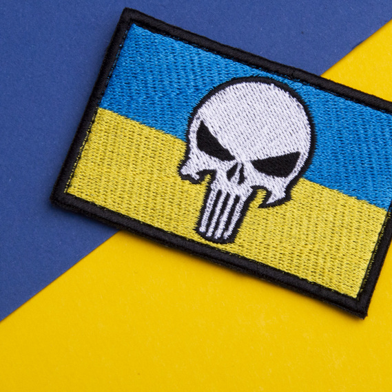 Набор шевронов 2 шт с липучкой ЧЕРЕП Карателя на Флаге Украины, Флаг Украины, вышитый патч нашивка 5х8 см, фото 5 Набор шевронов 2 шт с липучкой ЧЕРЕП Карателя на Флаге Украины, Флаг Украины, вышитый патч нашивка 5х8 см, фото 5