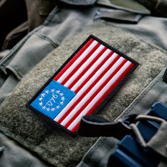 Набор шевронов 2 шт с липучкой Флаг США 1776 5х8 см, вышитый патч нашивка, фото 2 Набор шевронов 2 шт с липучкой Флаг США 1776 5х8 см, вышитый патч нашивка, фото 2