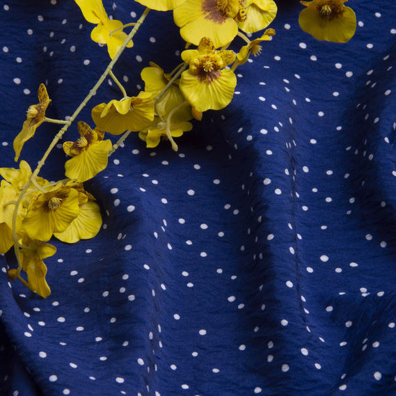 Ткань вискоза плательная Муслин 140 см, 90 гр/м2 для платьев, блузок, юбок, халатов, костюмов горошок синій, фото 2