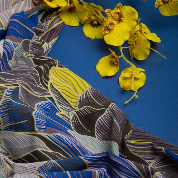 Тканина для одягу плательна Super soft 65  гр/м2, легка, ніжна, поліестр  перо сине, фото 3 Тканина для одягу плательна Super soft 65  гр/м2, легка, ніжна, поліестр  перо сине, фото 3