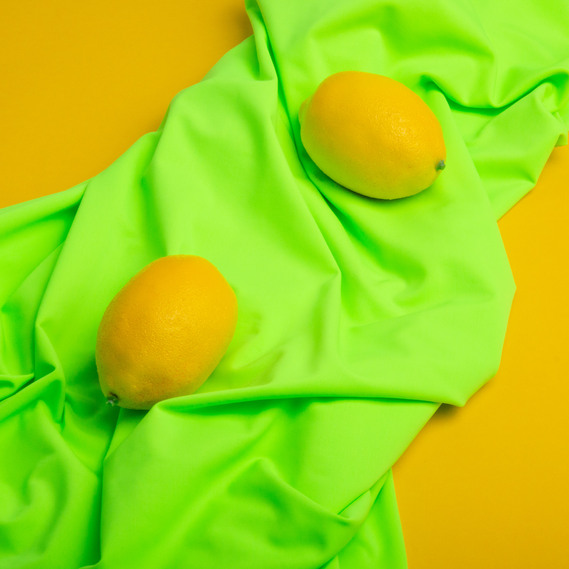 Ткань трикотаж Бифлекс матовый 200 гр/м2, эластичная для купальников, леггинсов, спортивной одежды неон салат, фото 3 Ткань трикотаж Бифлекс матовый 200 гр/м2, эластичная для купальников, леггинсов, спортивной одежды неон салат, фото 3