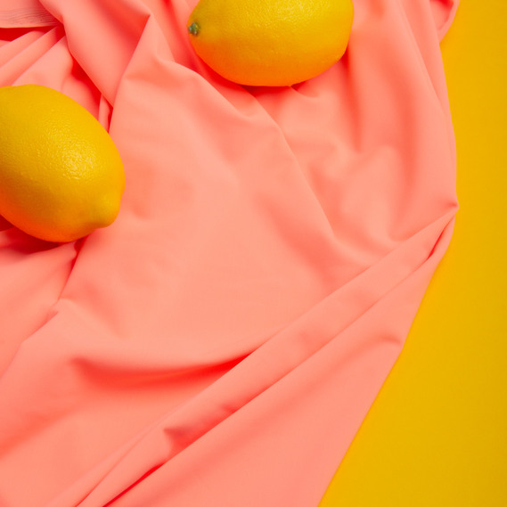 Ткань трикотаж Бифлекс матовый 200 гр/м2, эластичная для купальников, леггинсов, спортивной одежды неон абрикос, фото 3