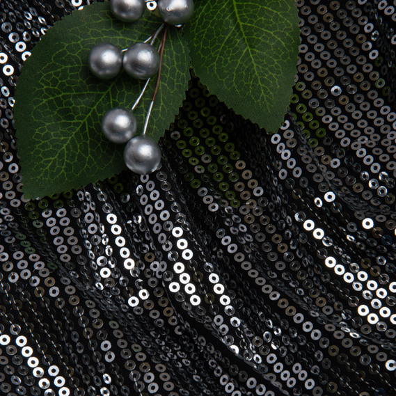 Трикотаж пайетка 228 гр/м2, блестящая, блестящая ткань для вечерней одежды срібло на чорному, фото 3 Трикотаж пайетка 228 гр/м2, блестящая, блестящая ткань для вечерней одежды срібло на чорному, фото 3