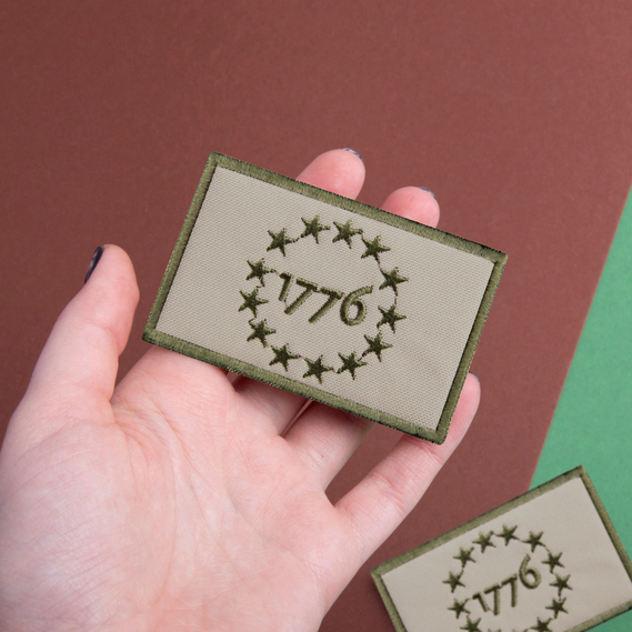 Набір шевронів 2 шт з липучкою Прапор США Америка 1776  Патріот шеврон беж, вишитий патч нашивка 5х8 см, фото 3