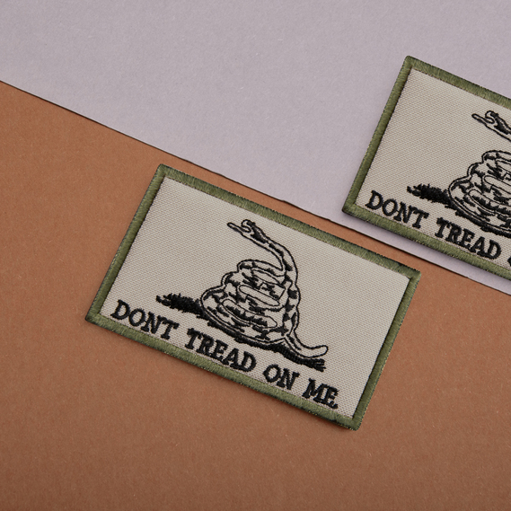 Набор шевронов 2 шт с липучкой Змея Don`t Tread On Me 5х8 см, флаг США, Америки, вышитый патч, шеврон, нашивка, фото 7 Набор шевронов 2 шт с липучкой Змея Don`t Tread On Me 5х8 см, флаг США, Америки, вышитый патч, шеврон, нашивка, фото 7