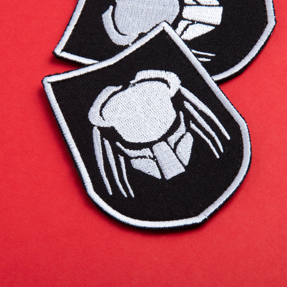 Набор шевронов 2 шт на липучке Хищник на черном 7,7х6 см, вышитый патч нашивка, шеврон, липучка, фото 6