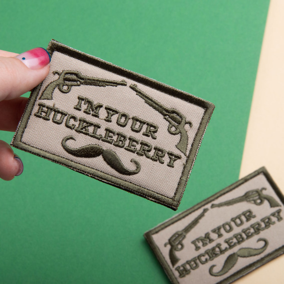 Набір шевронів 2 шт з липучкою I am your Huckleberry 5x8 см хакі вишитий патч шеврон нашивка, фото 2