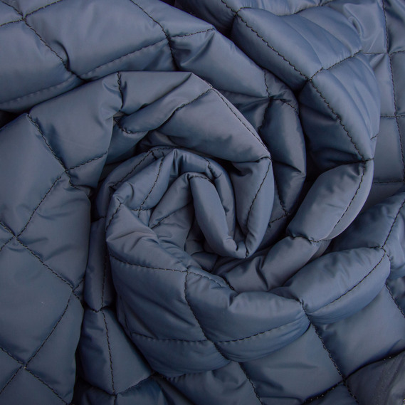 Тканина підкладкова стьобана утеплювач 7,5x7,5 см, синтепон 100 + спанбонд, плащова однотонна, 140 см, 210 гр/м2 сіра, фото 1 Тканина підкладкова стьобана утеплювач 7,5x7,5 см, синтепон 100 + спанбонд, плащова однотонна, 140 см, 210 гр/м2 сіра, фото 1