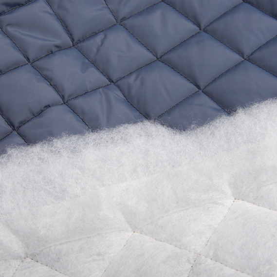 Тканина підкладкова стьобана утеплювач 7,5x7,5 см, синтепон 100 + спанбонд, плащова однотонна, 140 см, 210 гр/м2 сіра, фото 2 Тканина підкладкова стьобана утеплювач 7,5x7,5 см, синтепон 100 + спанбонд, плащова однотонна, 140 см, 210 гр/м2 сіра, фото 2