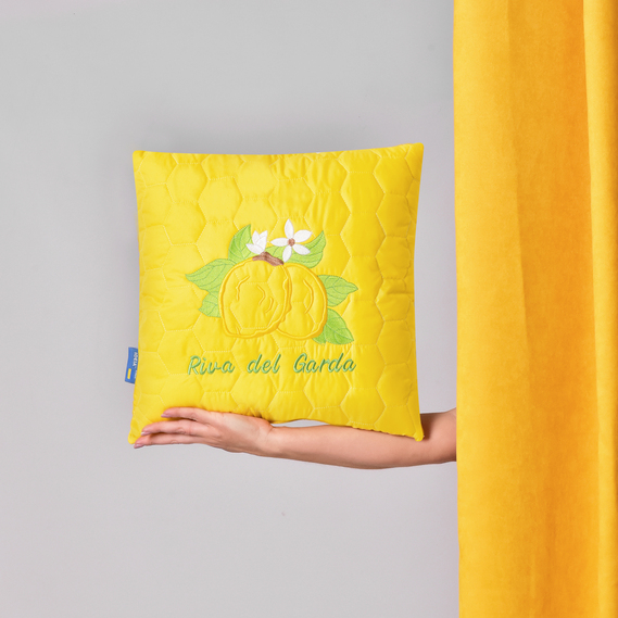 Подушка декоративная 40х40 Лимоны IDEIA с вышивкой антиаллергенная жовта, фото 3
