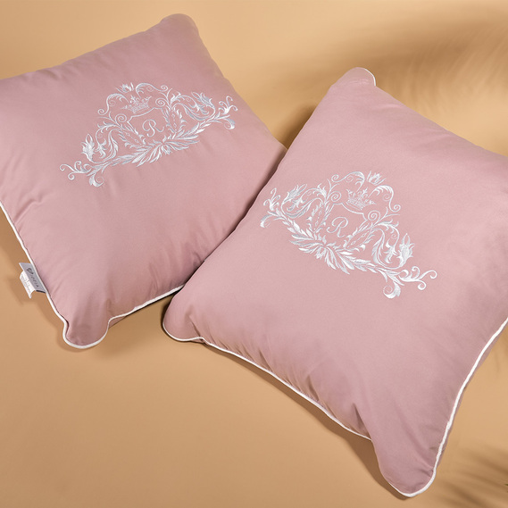 Покрывало на кровать 220х240 см и 2 шт подушка декор с вышивкой IDEIA двухстороннее, прочная стежка ткани, антиаллергенное волоконо пудра/сірий, фото 5