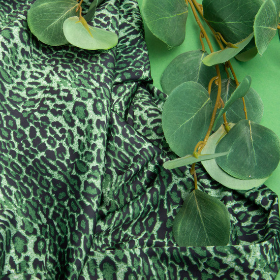 Ткань для одежды Атлас шелк с рисунком, 145 см, 90 гр/м2, нежная, легкая ткань Ліона зелена, фото 5