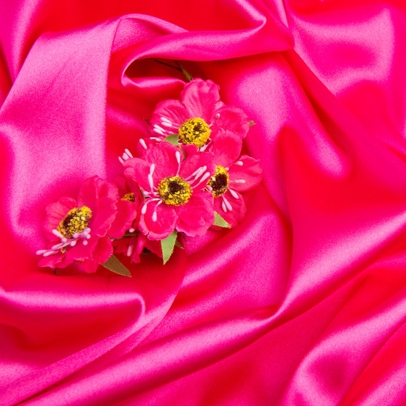Satin dress fabric Monako, 150 cm wide, 145 g/m², glossy finish, ideal for evening dresses, satin fabric, silk-like fabric малина, фото 3 Satin dress fabric Monako, 150 cm wide, 145 g/m², glossy finish, ideal for evening dresses, satin fabric, silk-like fabric малина, фото 3
