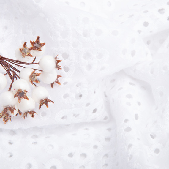 Batiste broderie fabric Molly, 130 cm wide, 123 g/m², cotton, natural fabric suitable for clothing біла, фото 3