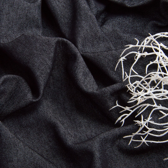 Тканина джинс, джинсова 150 см 230 гр/2 стрейчева, для джинсів, костюмів, юбок, дитячого одягу чорна, фото 3 Тканина джинс, джинсова 150 см 230 гр/2 стрейчева, для джинсів, костюмів, юбок, дитячого одягу чорна, фото 3