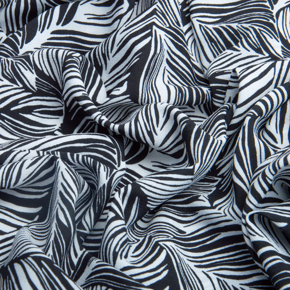 Ткань плательная креп 150 см 110 гр/м2 легкая, для платьев, юбок, брюк, аксессуаров листок чорна, фото 3