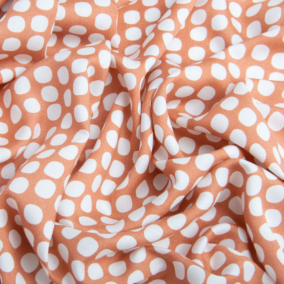 Тканина платтяна штапель віскоза 145 см 90 г/м2 для суконь, спідниць, брюк, комбінезонів, дитячого одягу горохи карамель, фото 3