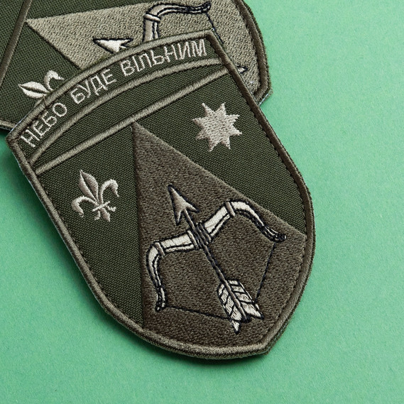 Набір шевронів 2 шт на липучці Небо буде вільним хакі 7х10 см, вишитий патч нашивка шеврон, фото 5