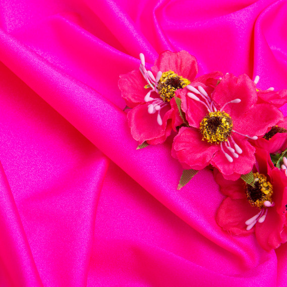 Ткань трикотаж Бифлекс 200 гр/м2 стрейчевая эластичная блестящая для купальников и спортивной одежды малина, фото 3