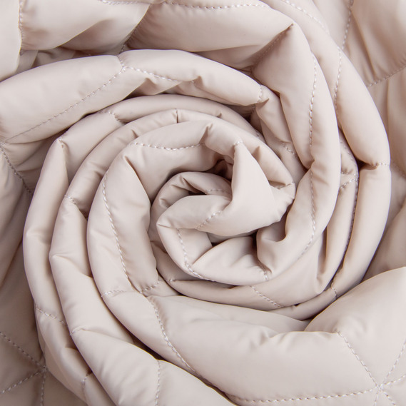 Ткань плащевая стеганная 10x10 см, утеплитель синтепон 100 + спанбонд, плащевой однотонный, 140 см, 210 гр/м2 св/беж, фото 1 Ткань плащевая стеганная 10x10 см, утеплитель синтепон 100 + спанбонд, плащевой однотонный, 140 см, 210 гр/м2 св/беж, фото 1