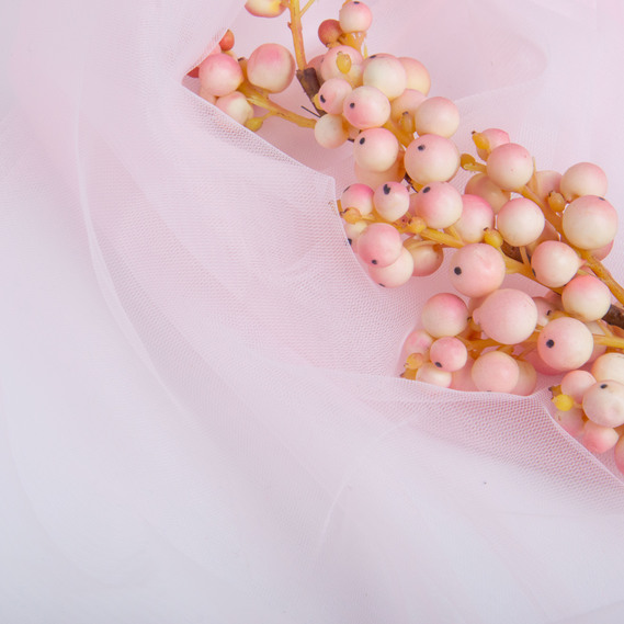 Ткань фатин евро 300 см 15 гр/м2 легкая декоративная для платьев, костюмов, декора
 V-H10 ніжно рожевий, фото 3 Ткань фатин евро 300 см 15 гр/м2 легкая декоративная для платьев, костюмов, декора
 V-H10 ніжно рожевий, фото 3