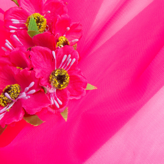 Ткань фатин евро 300 см 15 гр/м2 легкая декоративная для платьев, костюмов, декора
 V-H87 неон рожевий, фото 3 Ткань фатин евро 300 см 15 гр/м2 легкая декоративная для платьев, костюмов, декора
 V-H87 неон рожевий, фото 3