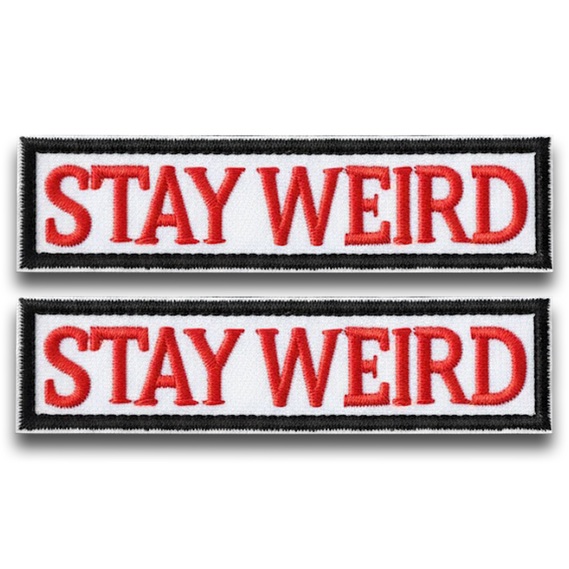 Набір з 2 нашивок "Stay Weird" (Залишайся дивним), вишиті, на липучці (гачок/петля), кумедні моральні нашивки для тактичного жилета, рюкзака, куртки, шлейки для собак, військового спорядження, фото 1